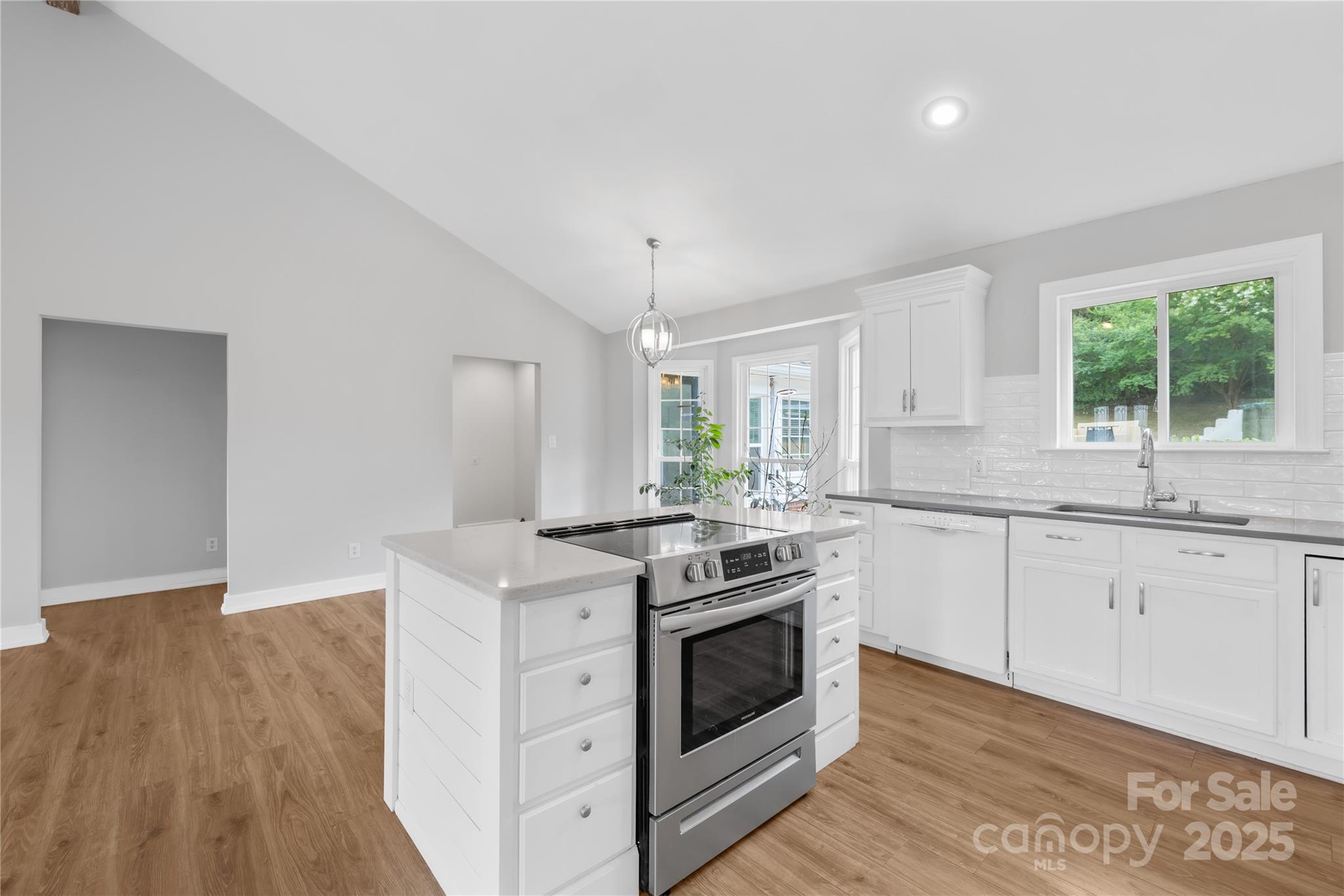 160 Pampas Lane