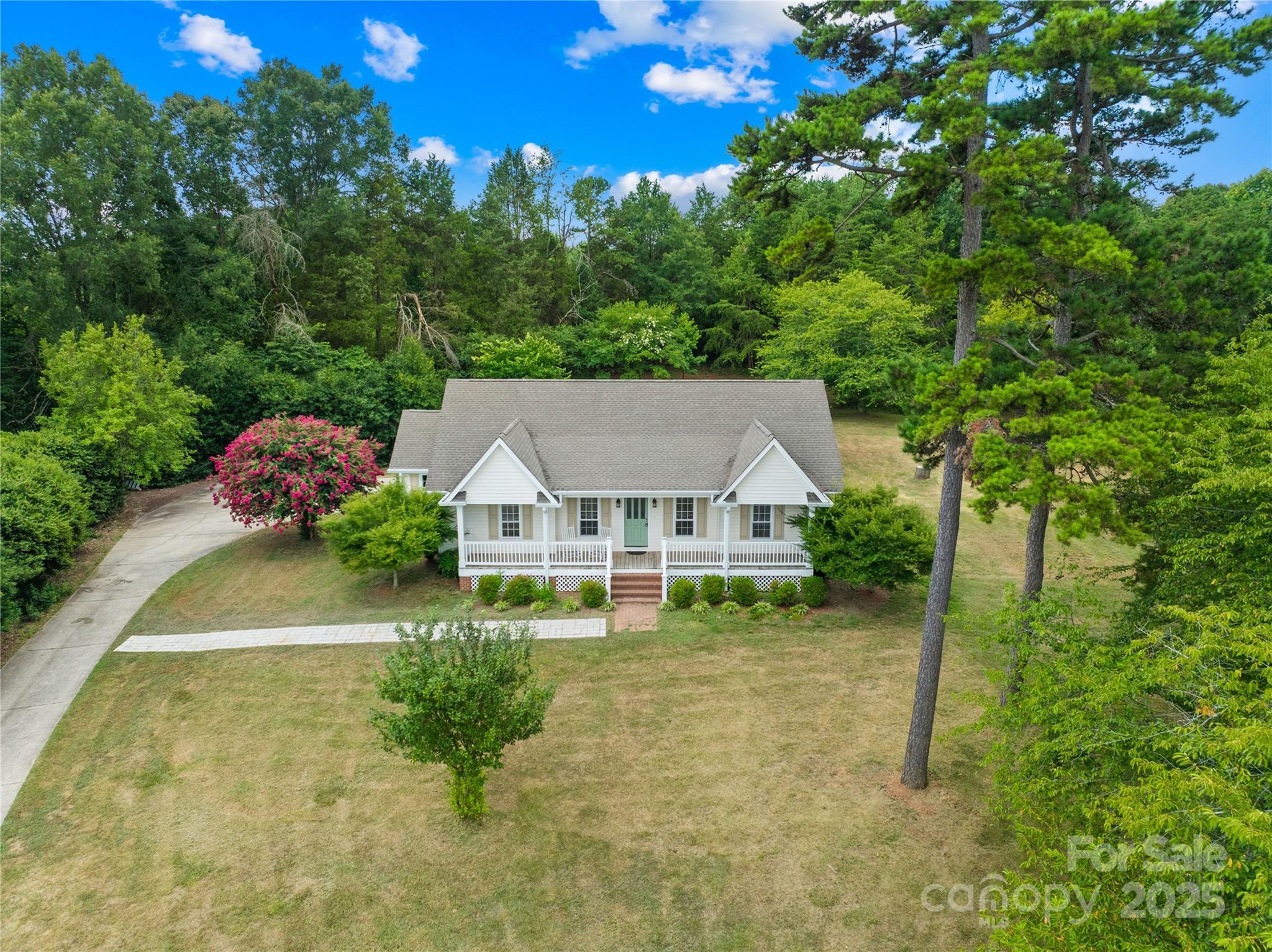 160 Pampas Lane