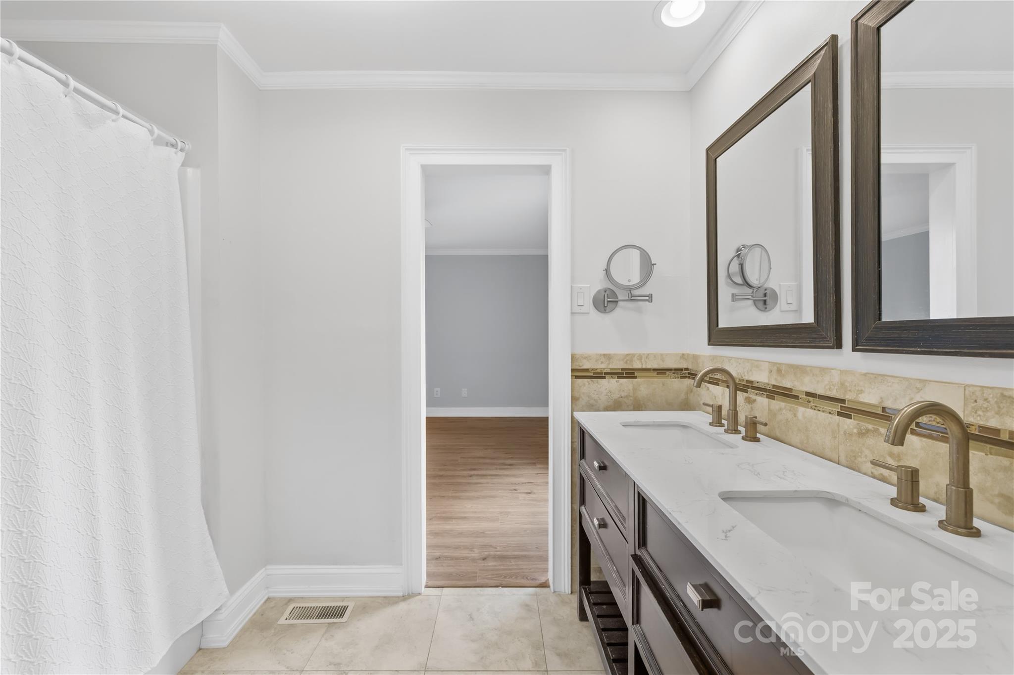 160 Pampas Lane
