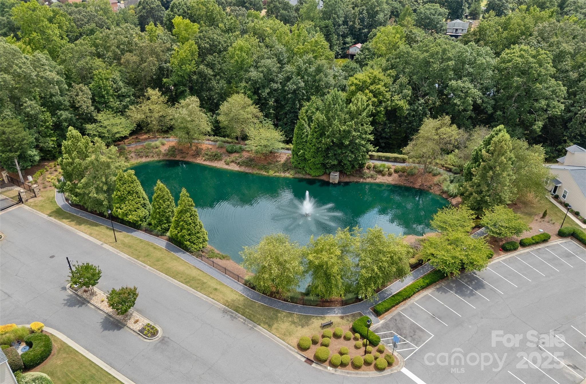 816 Canoe Song Road