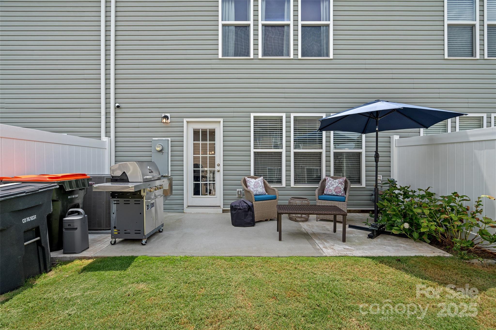 816 Canoe Song Road