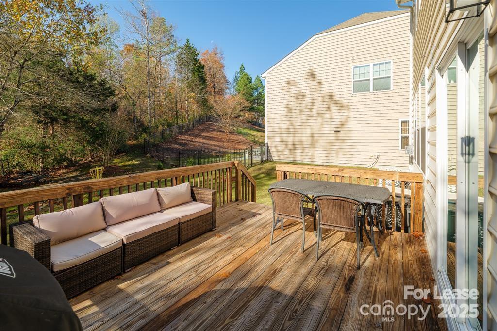 10745 Sapphire Trail