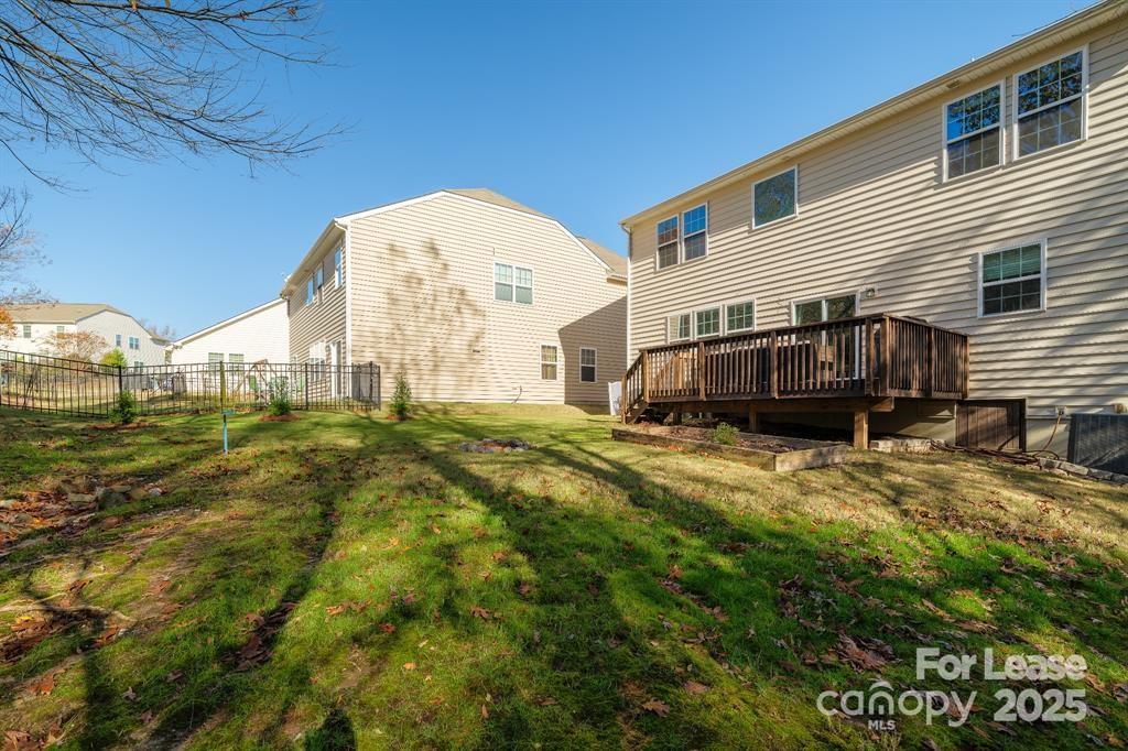 10745 Sapphire Trail