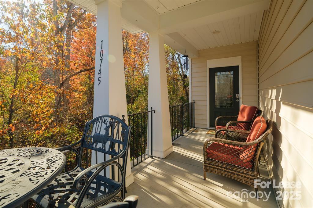 10745 Sapphire Trail