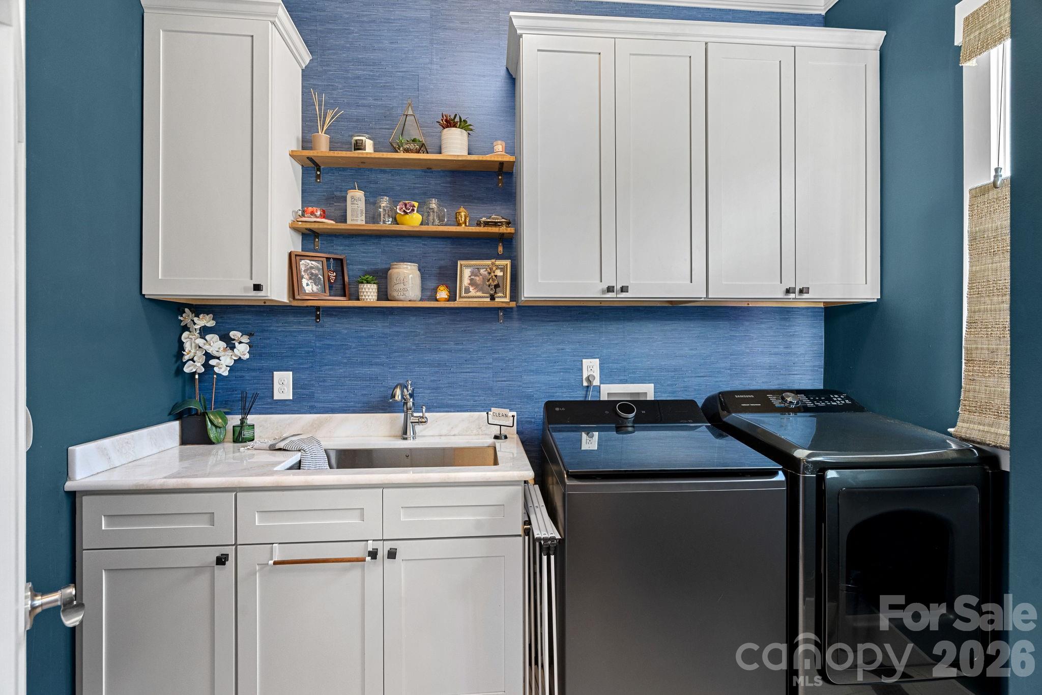 405 E Tremont Avenue