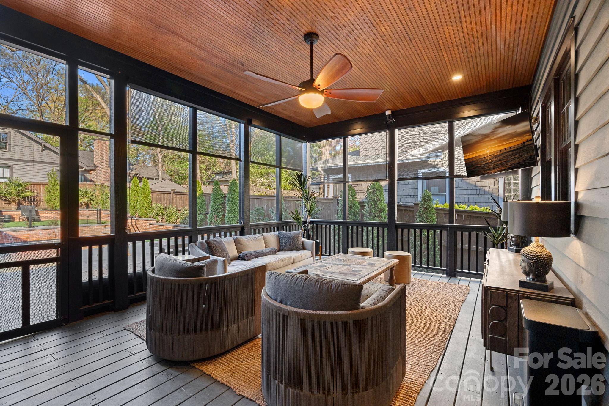 405 E Tremont Avenue