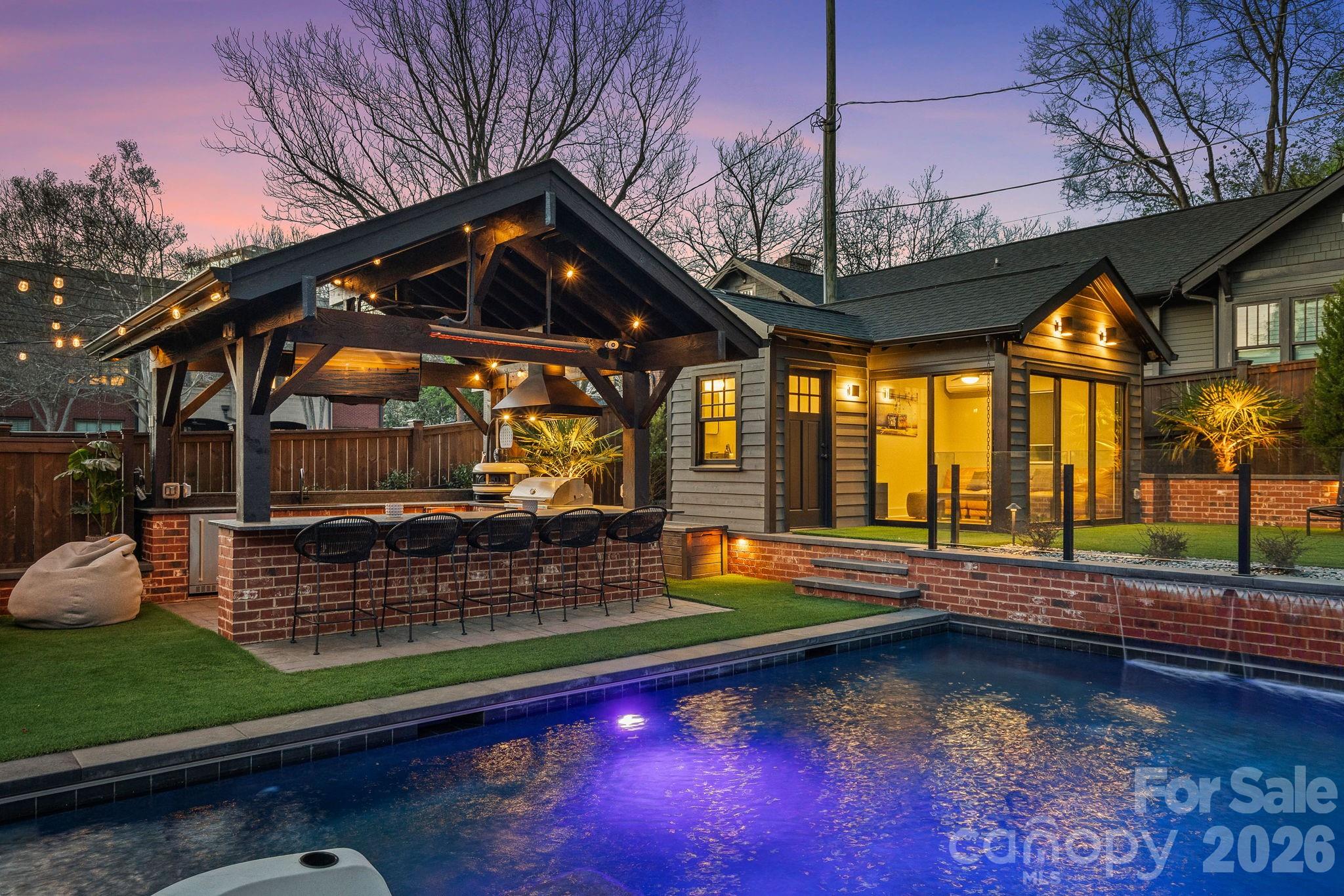 405 E Tremont Avenue