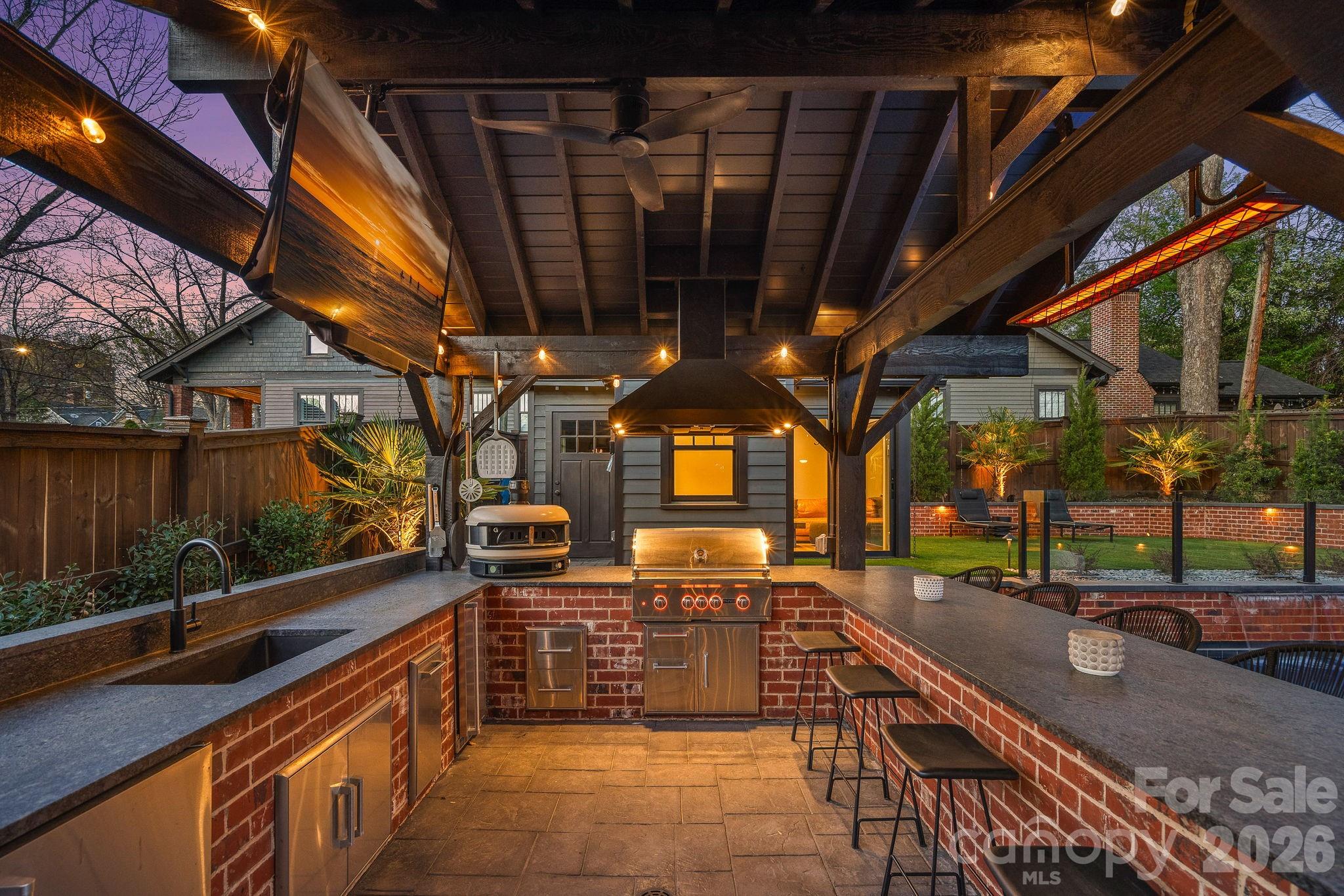 405 E Tremont Avenue