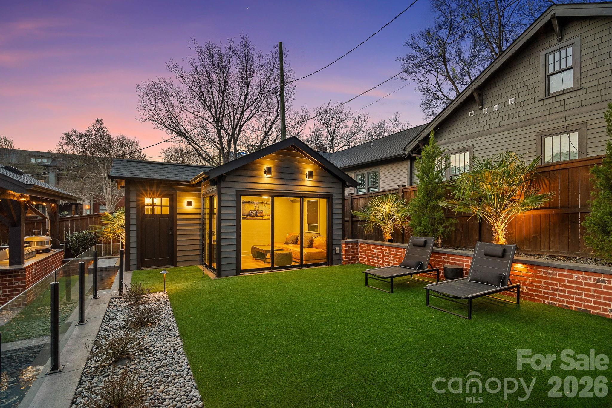 405 E Tremont Avenue