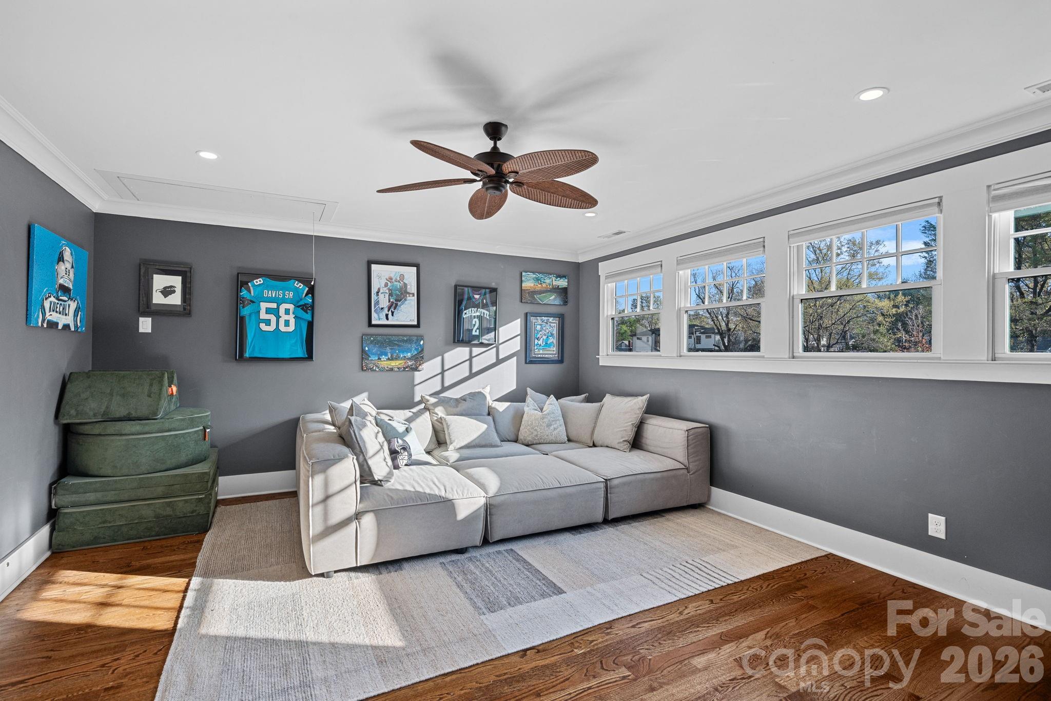 405 E Tremont Avenue