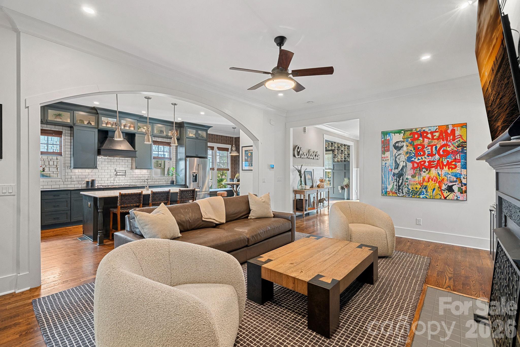 405 E Tremont Avenue