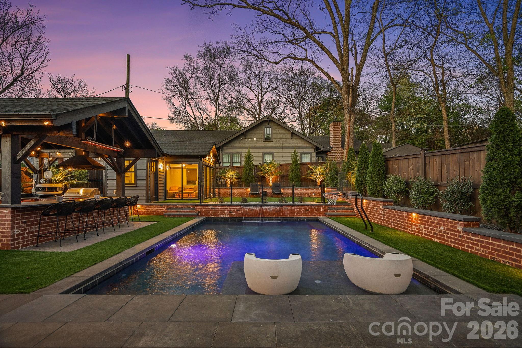 405 E Tremont Avenue