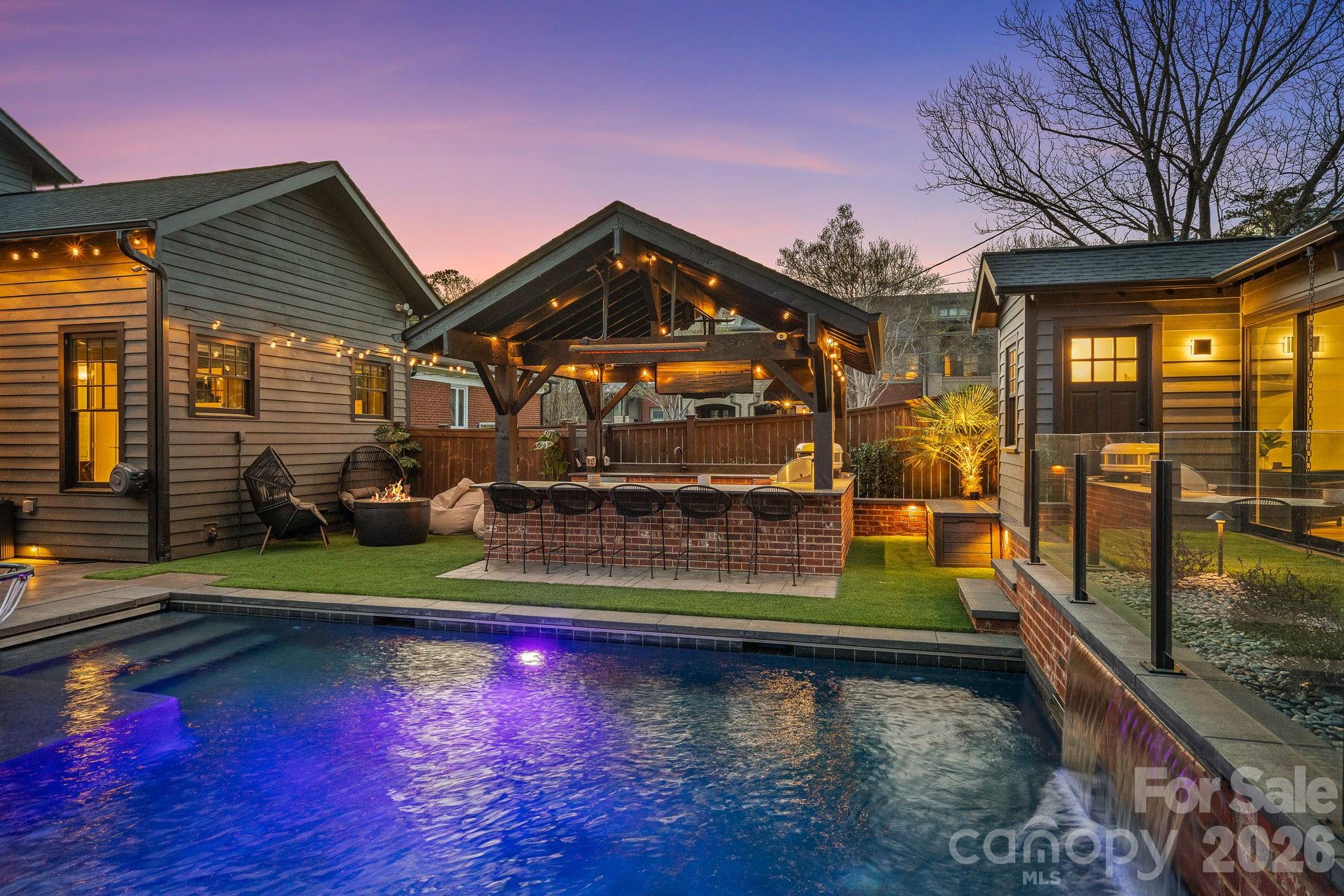 405 E Tremont Avenue