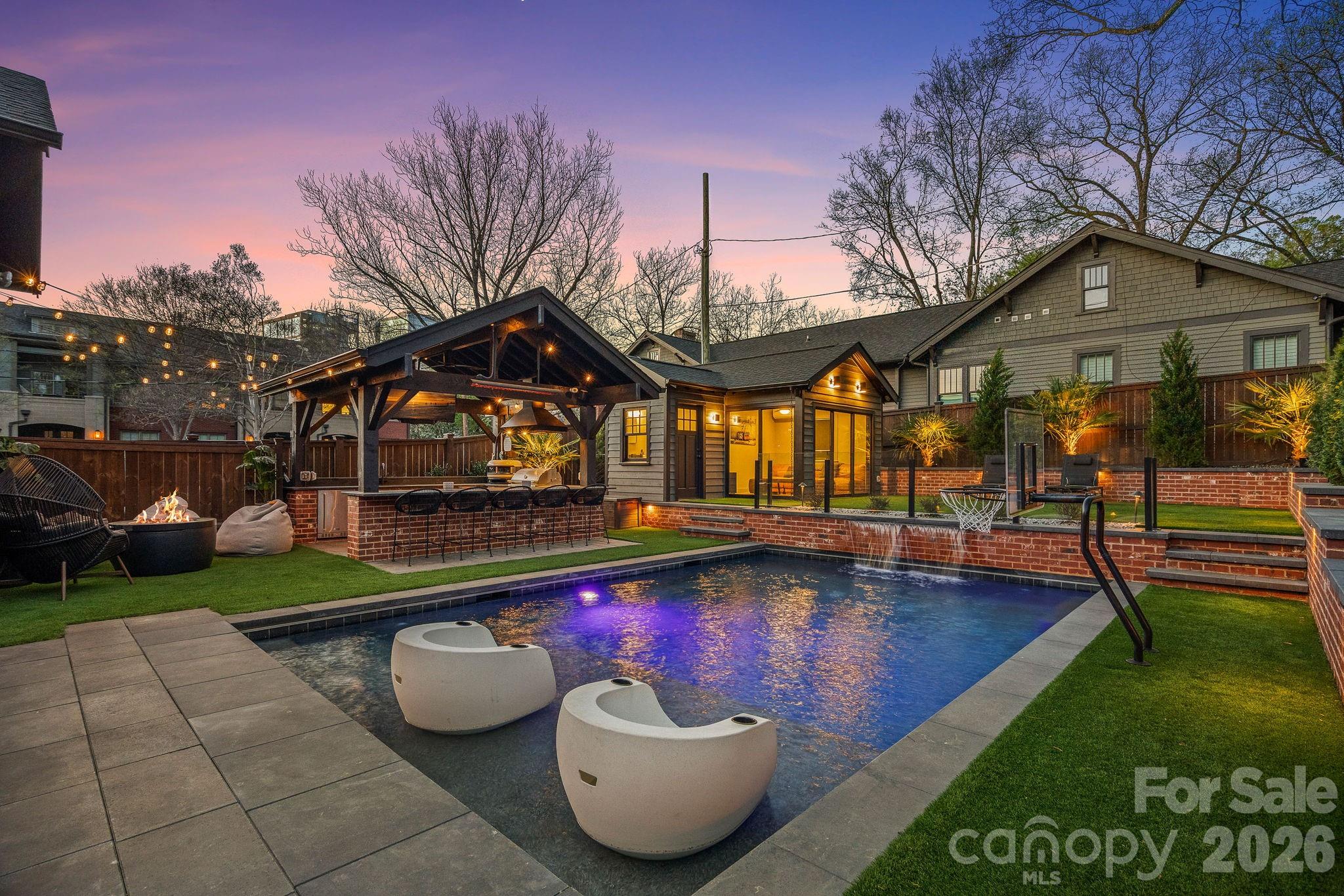 405 E Tremont Avenue