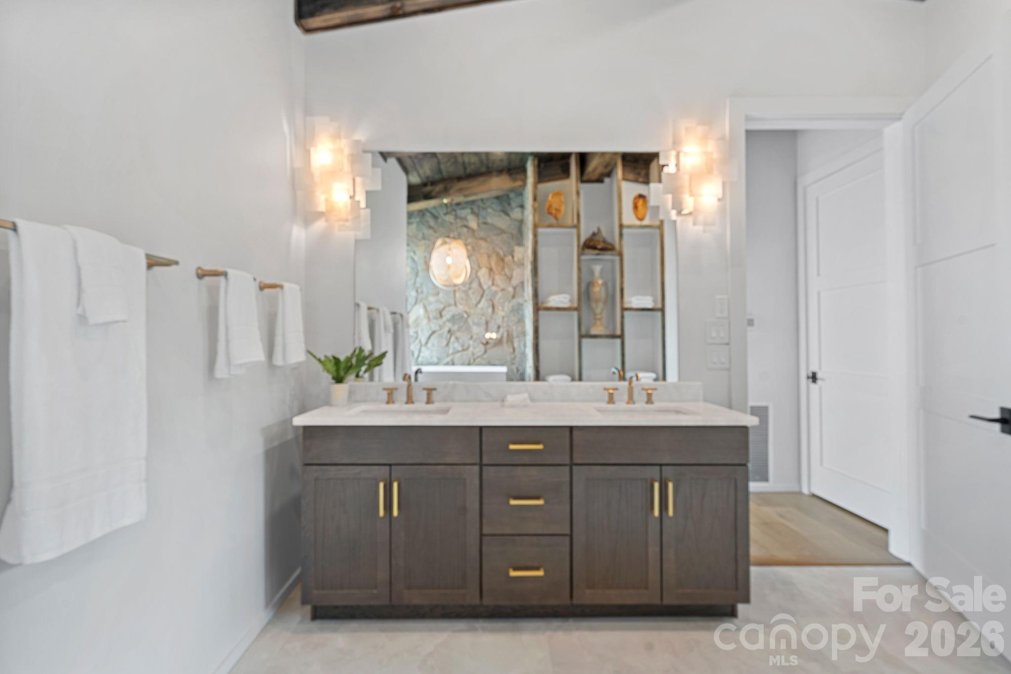 404 Silver Eagle Trail