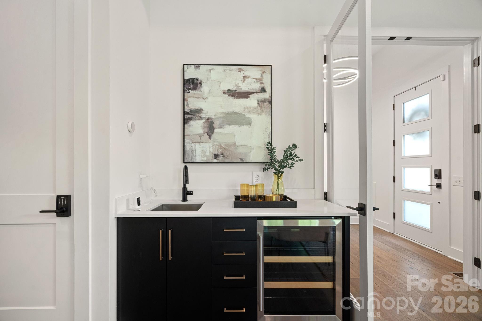 1006 Westbrook Drive Unit: B