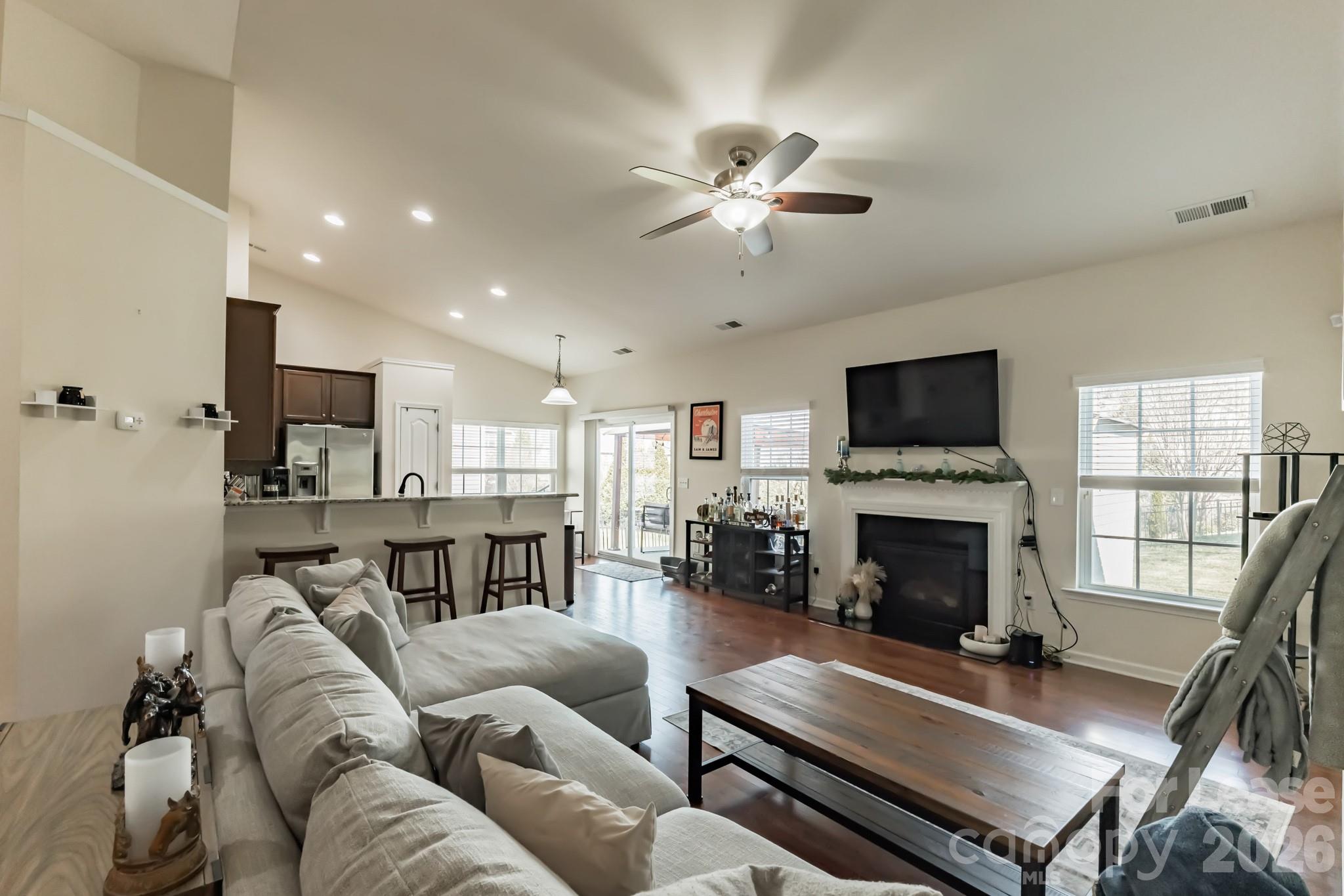 5826 Castlecove Road