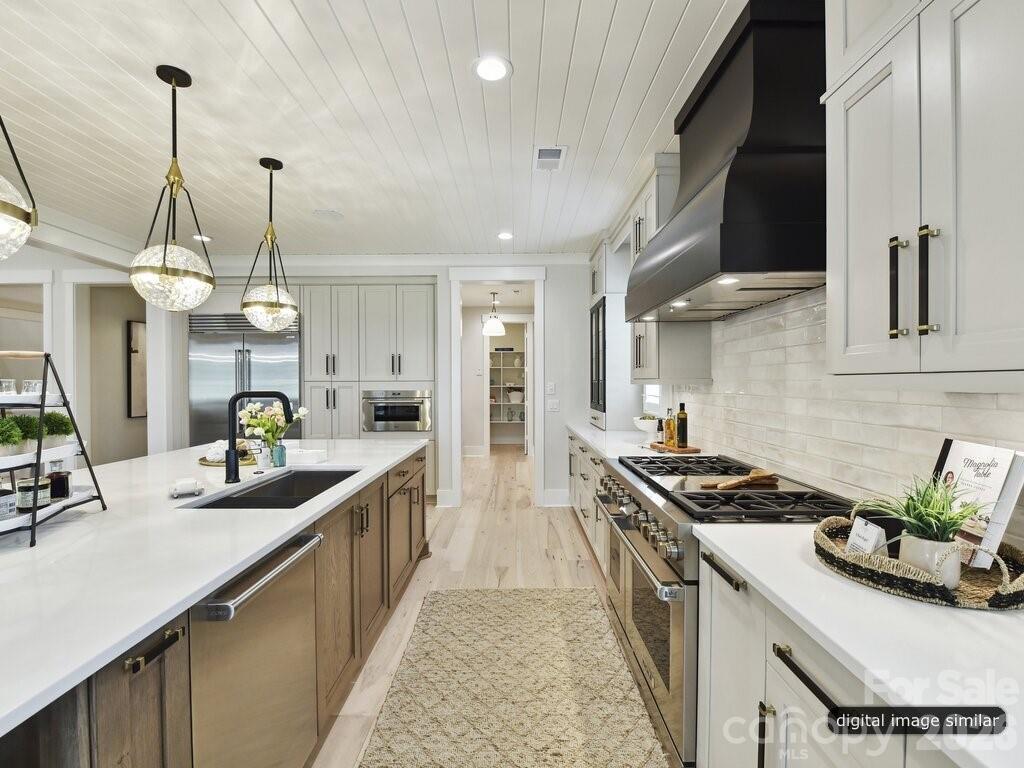 2232 Grey Road