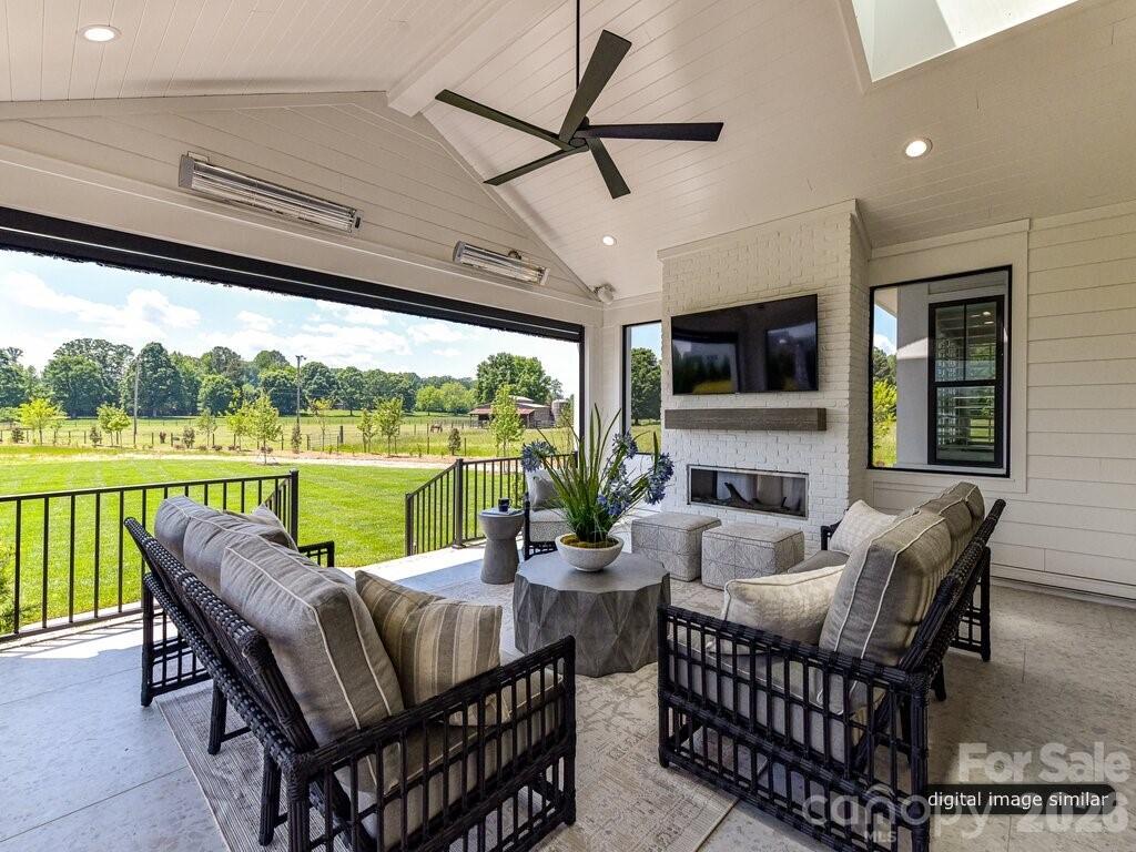 2232 Grey Road