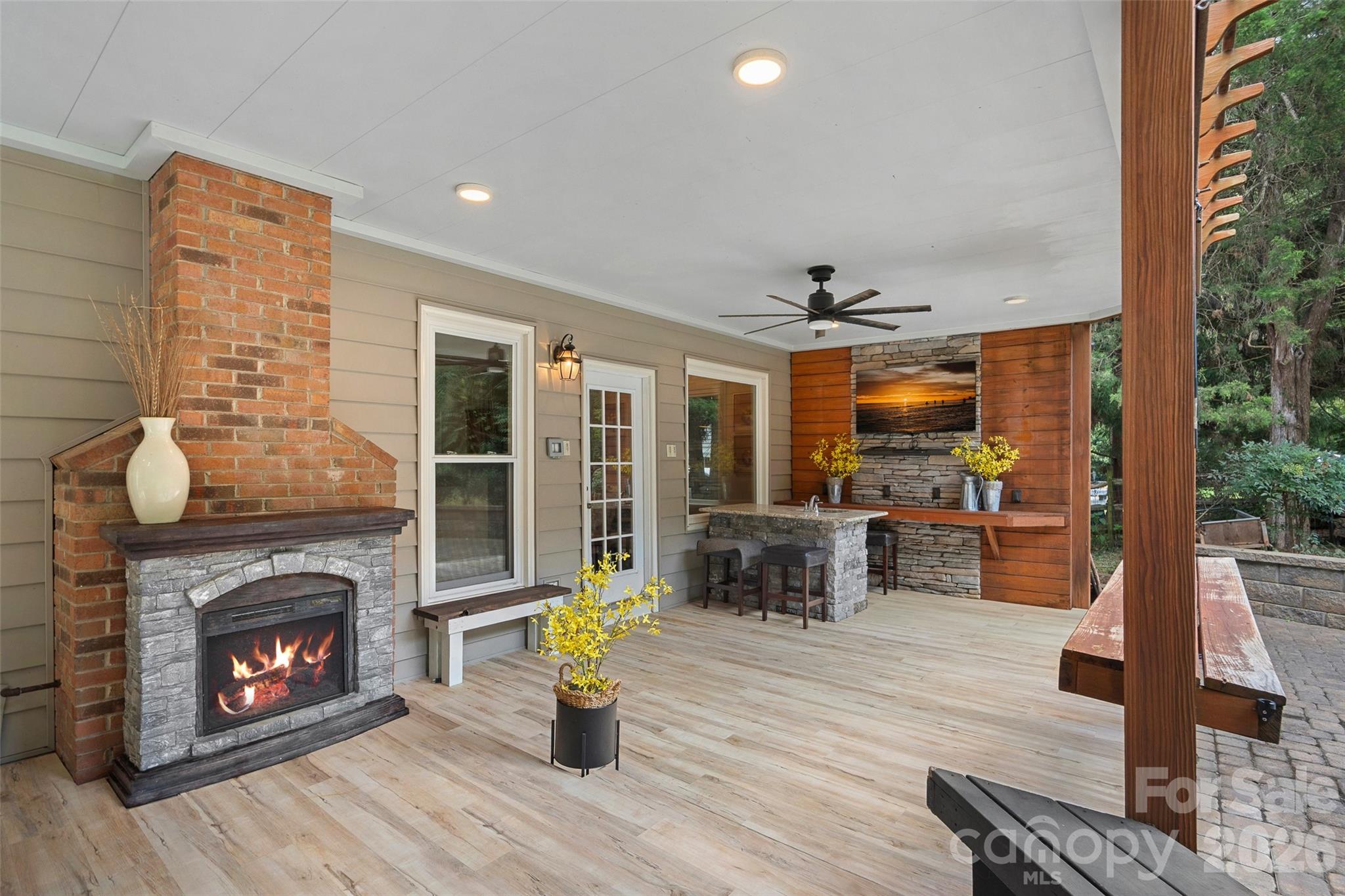 12507 Angel Oak Drive