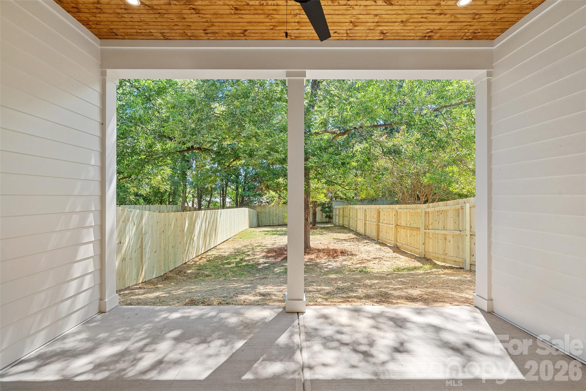 2902 Dogwood Avenue