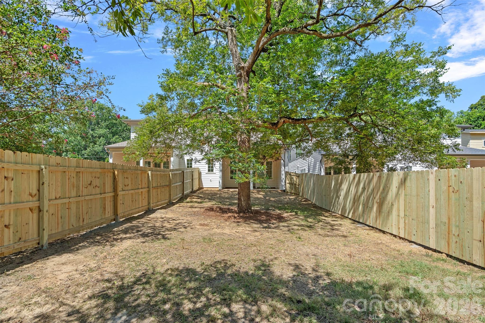 2902 Dogwood Avenue