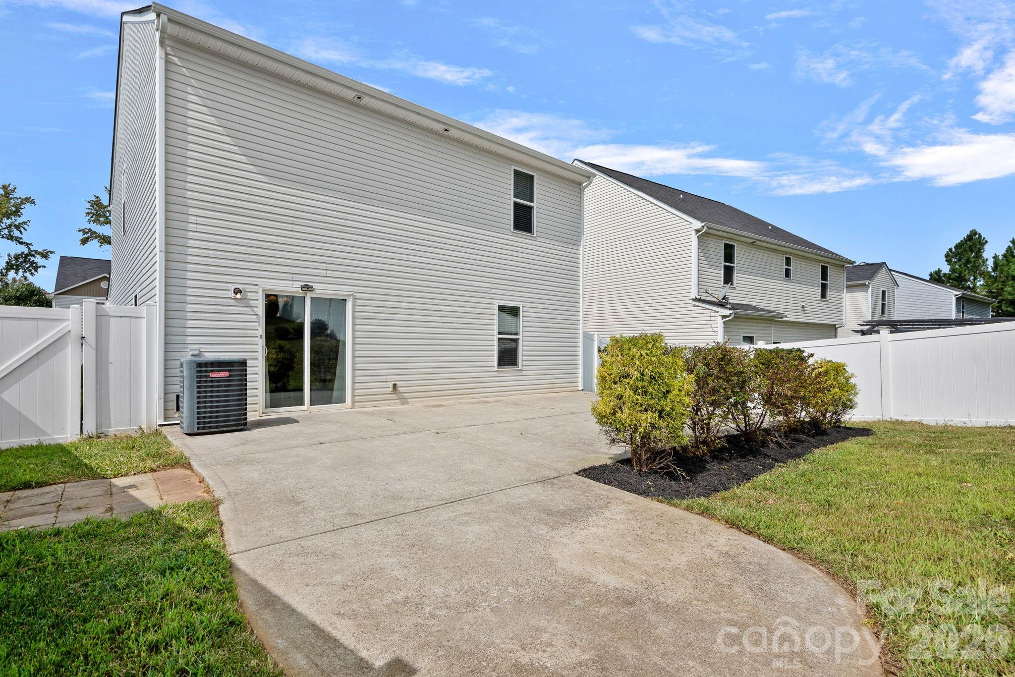 8226 Paw Valley Lane