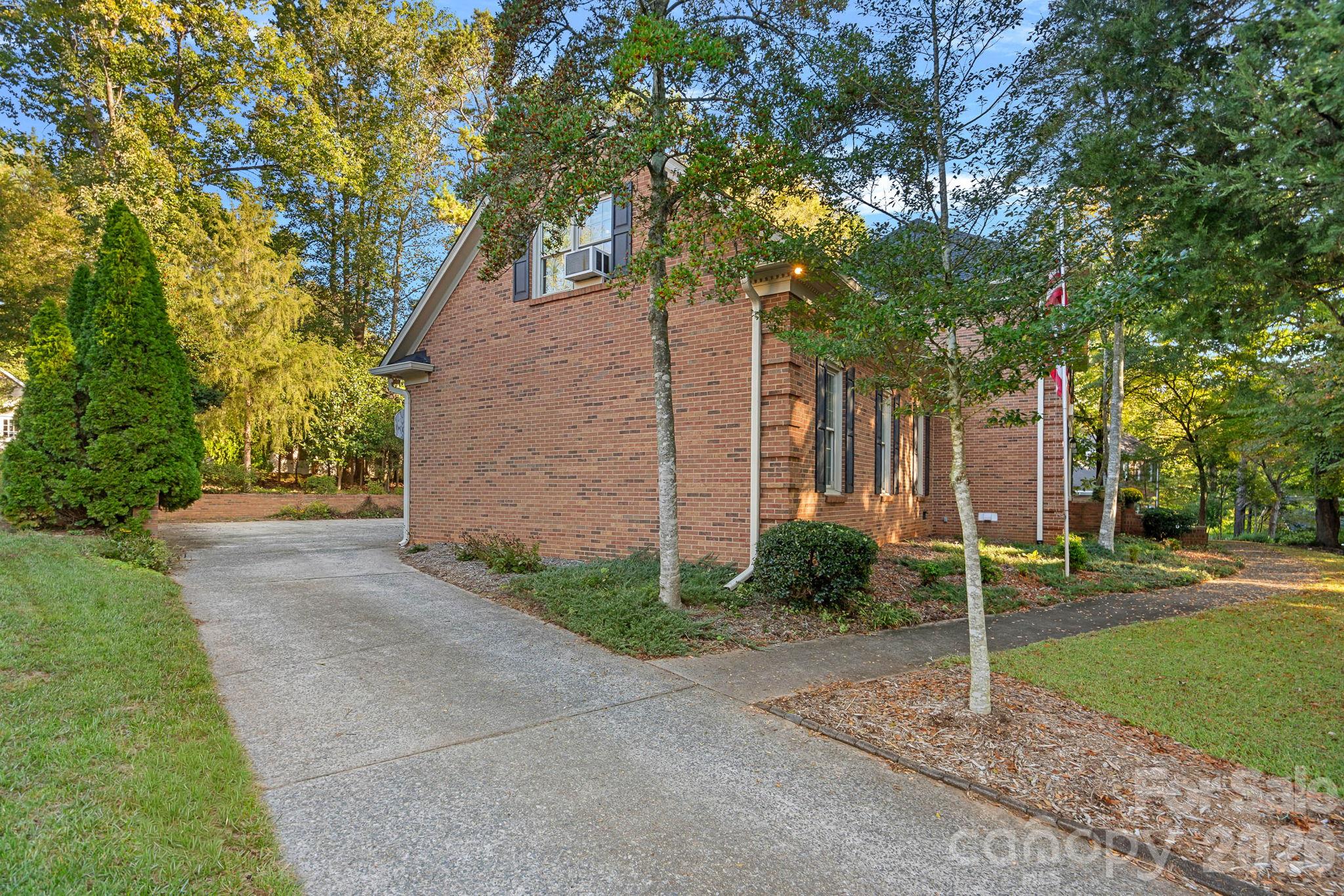 2716 Oldenway Drive