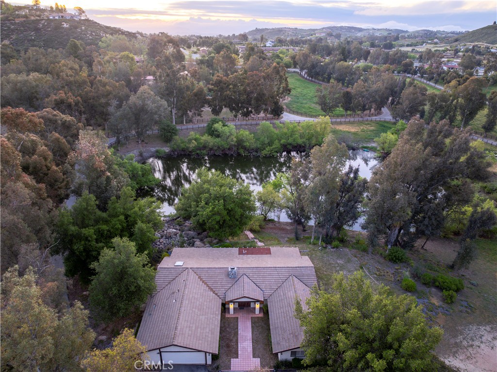 38875 Avenida Bonita
