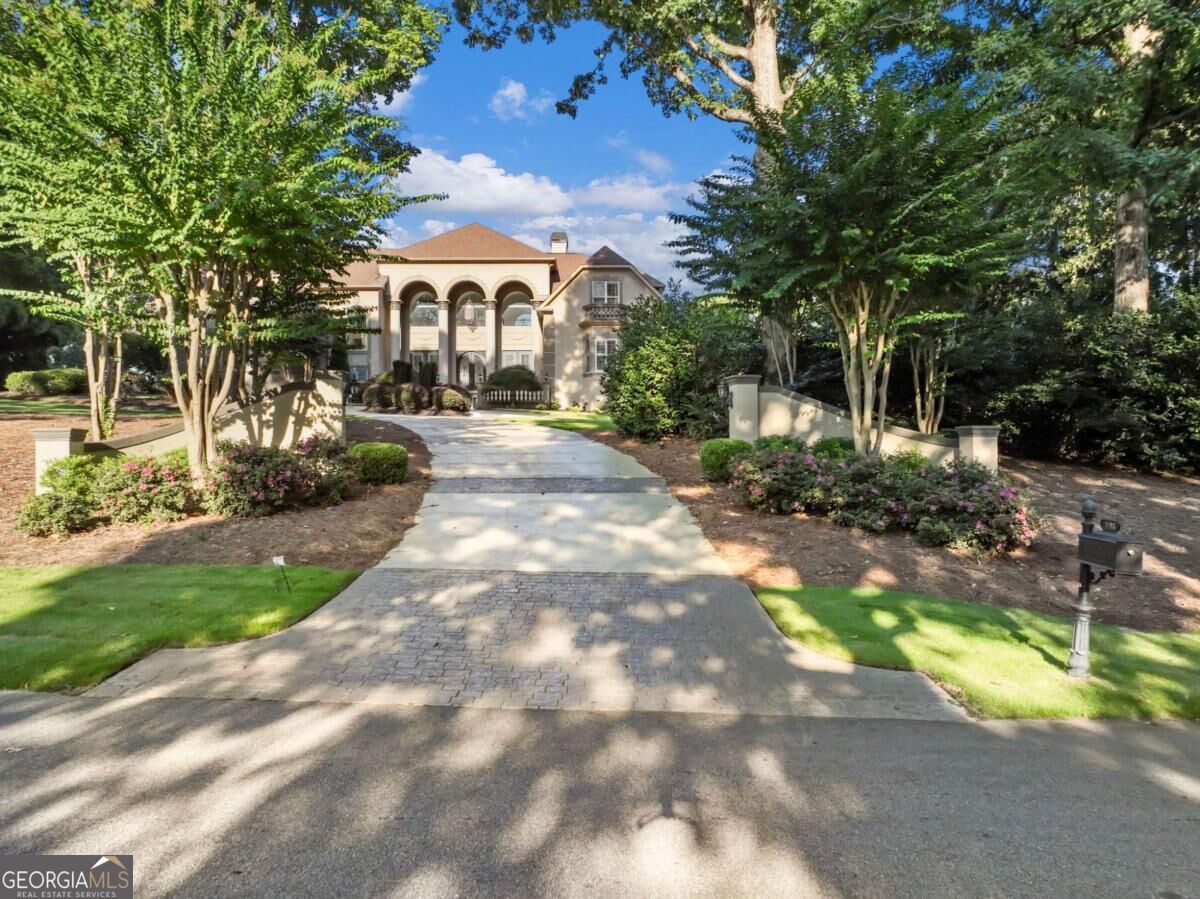 1905 Kathy Whitworth Drive