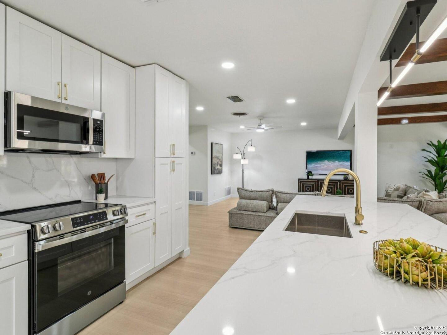 3226 Colony