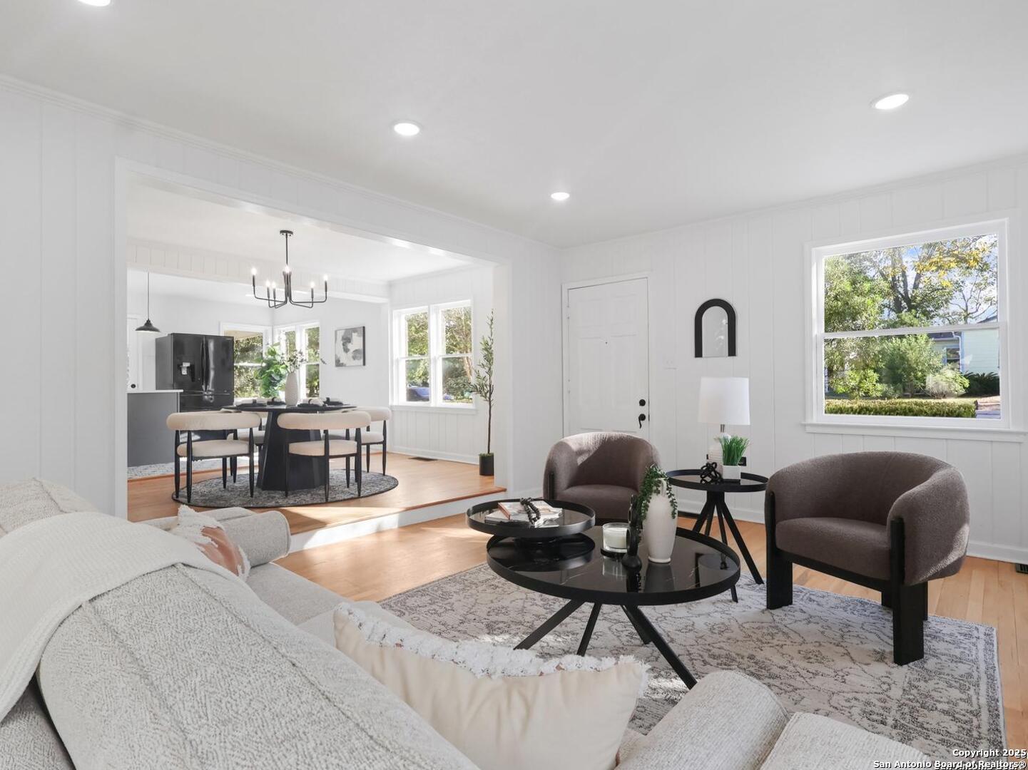 123 W. Mandalay