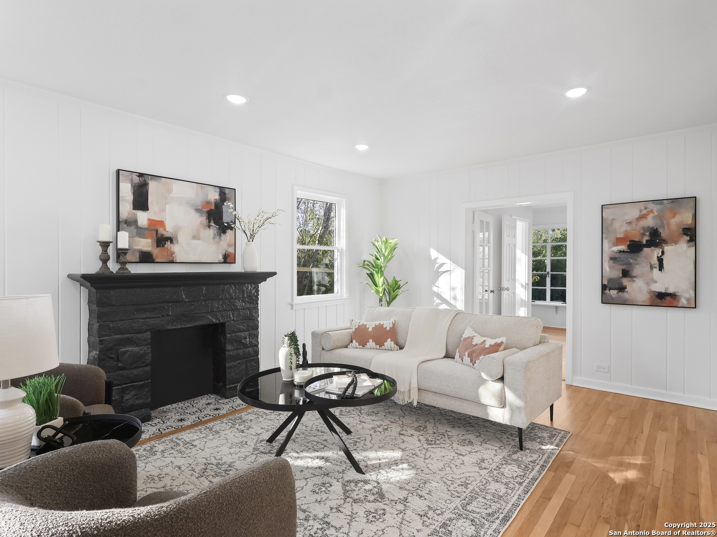 123 W. Mandalay