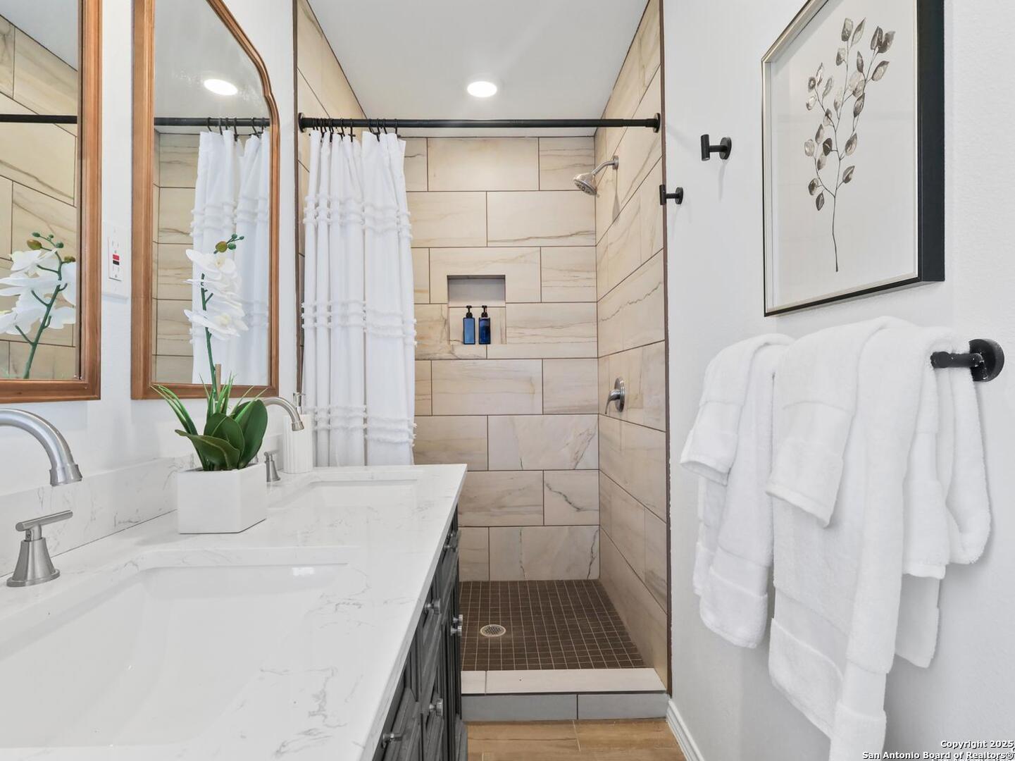 123 W. Mandalay