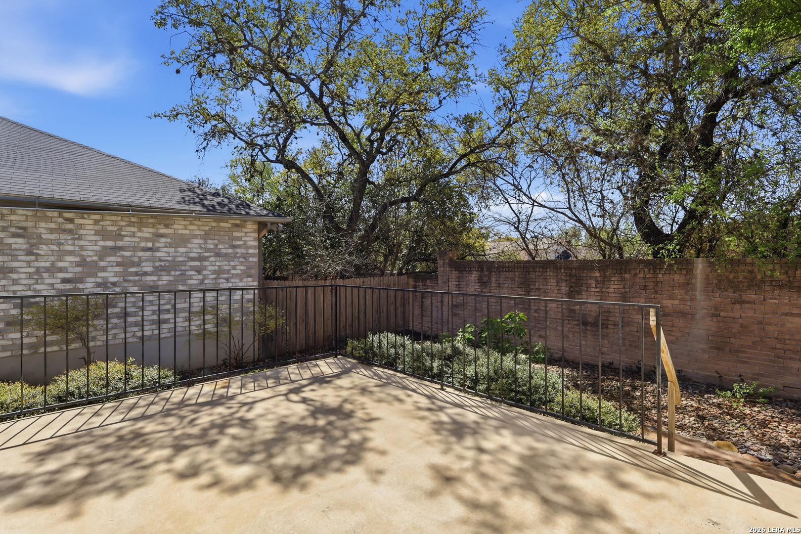2418 Garden Meadow