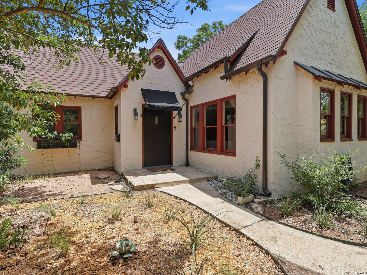 218 NORTH DR