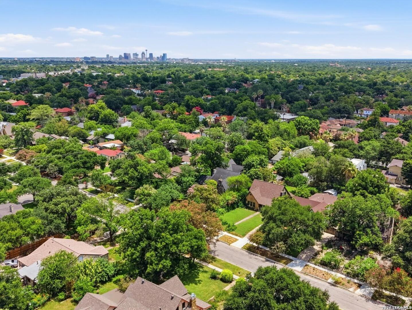 218 NORTH DR