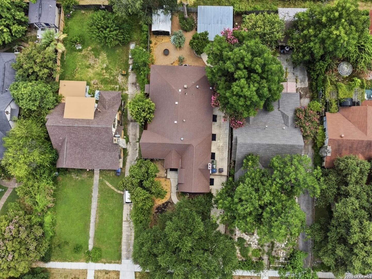 218 NORTH DR