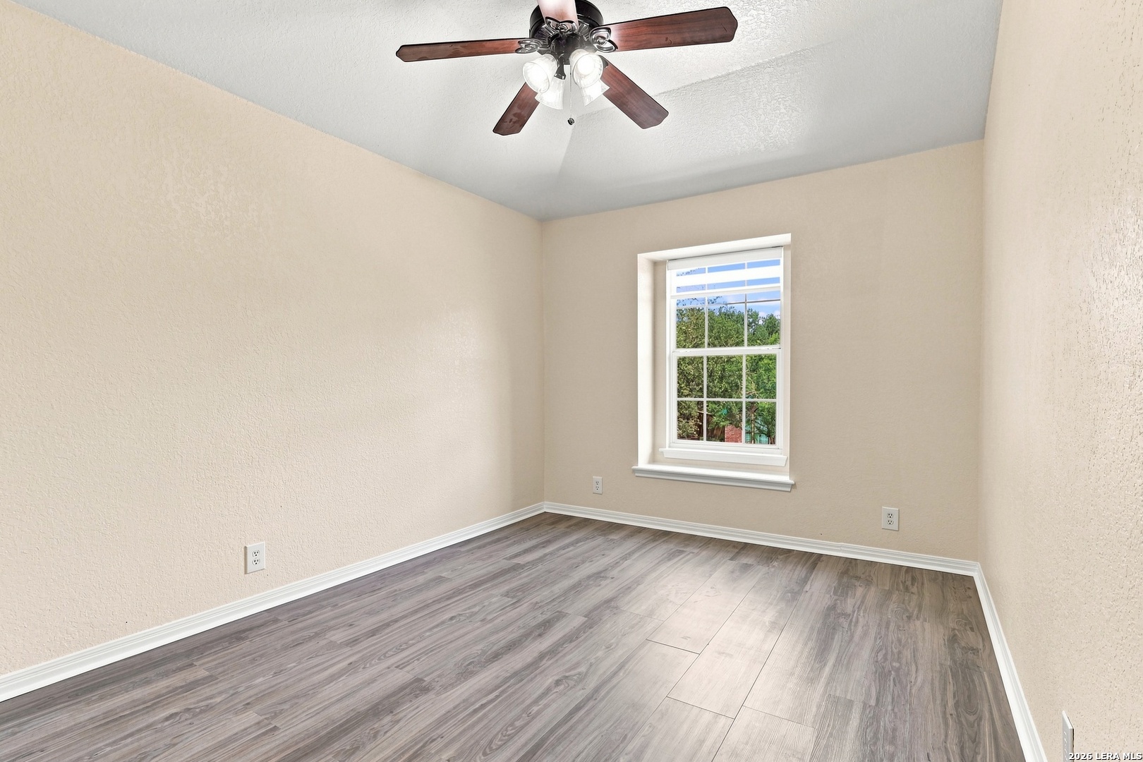 8422 Oak Cross