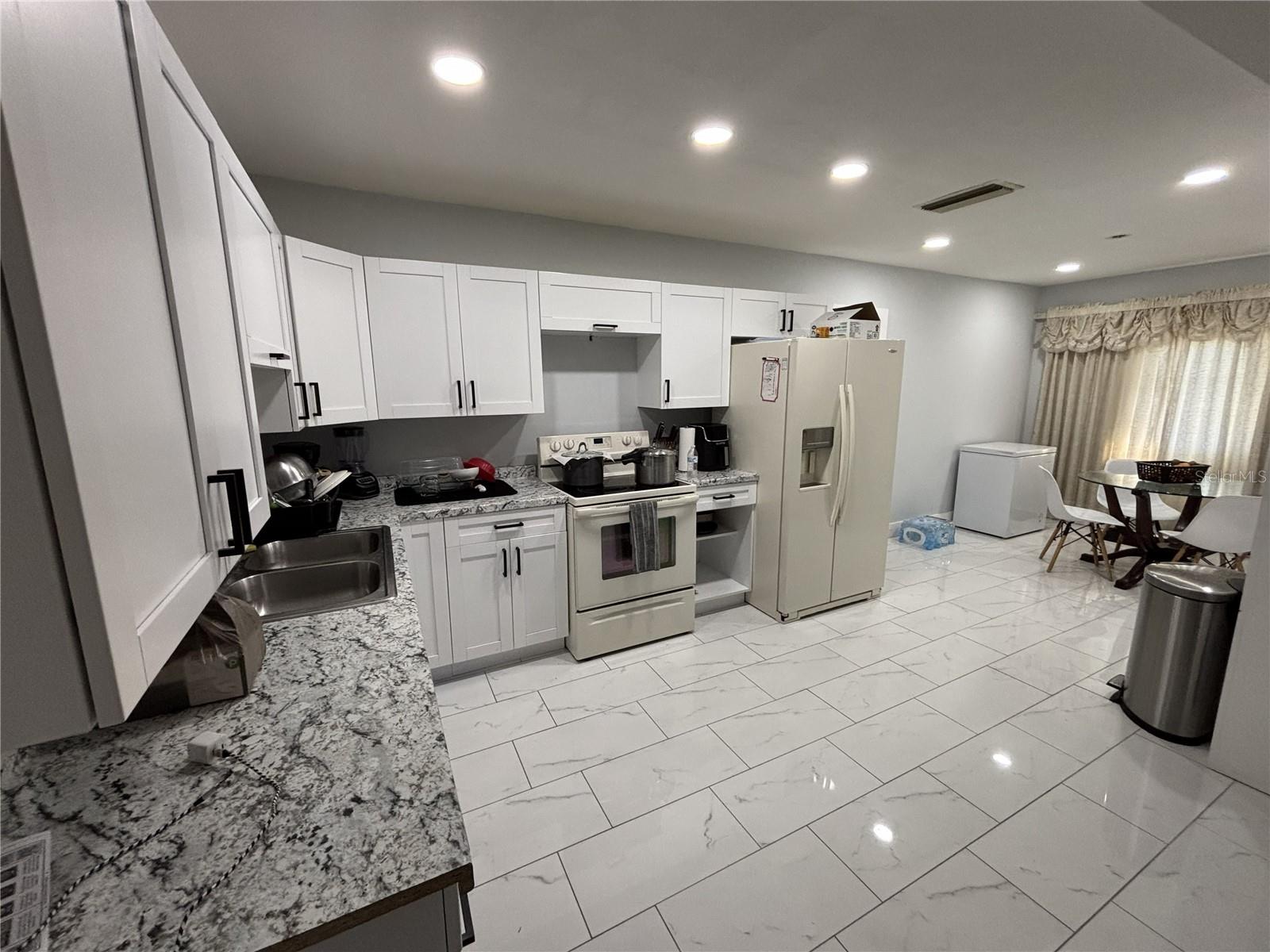 1347 BUCKINGHAM DR
