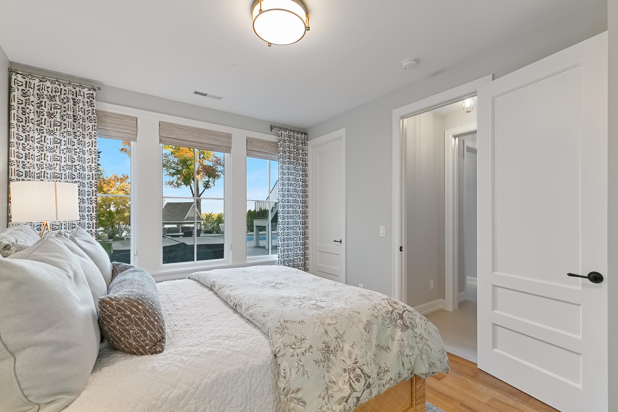 6445 Hawks Pointe Lane