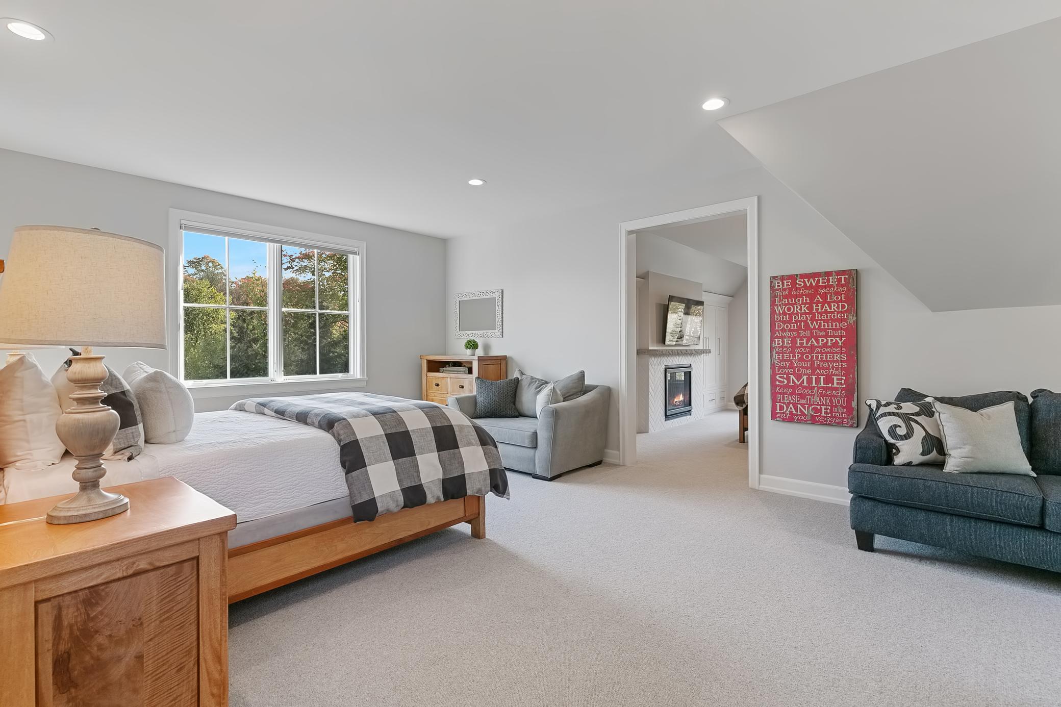 6445 Hawks Pointe Lane