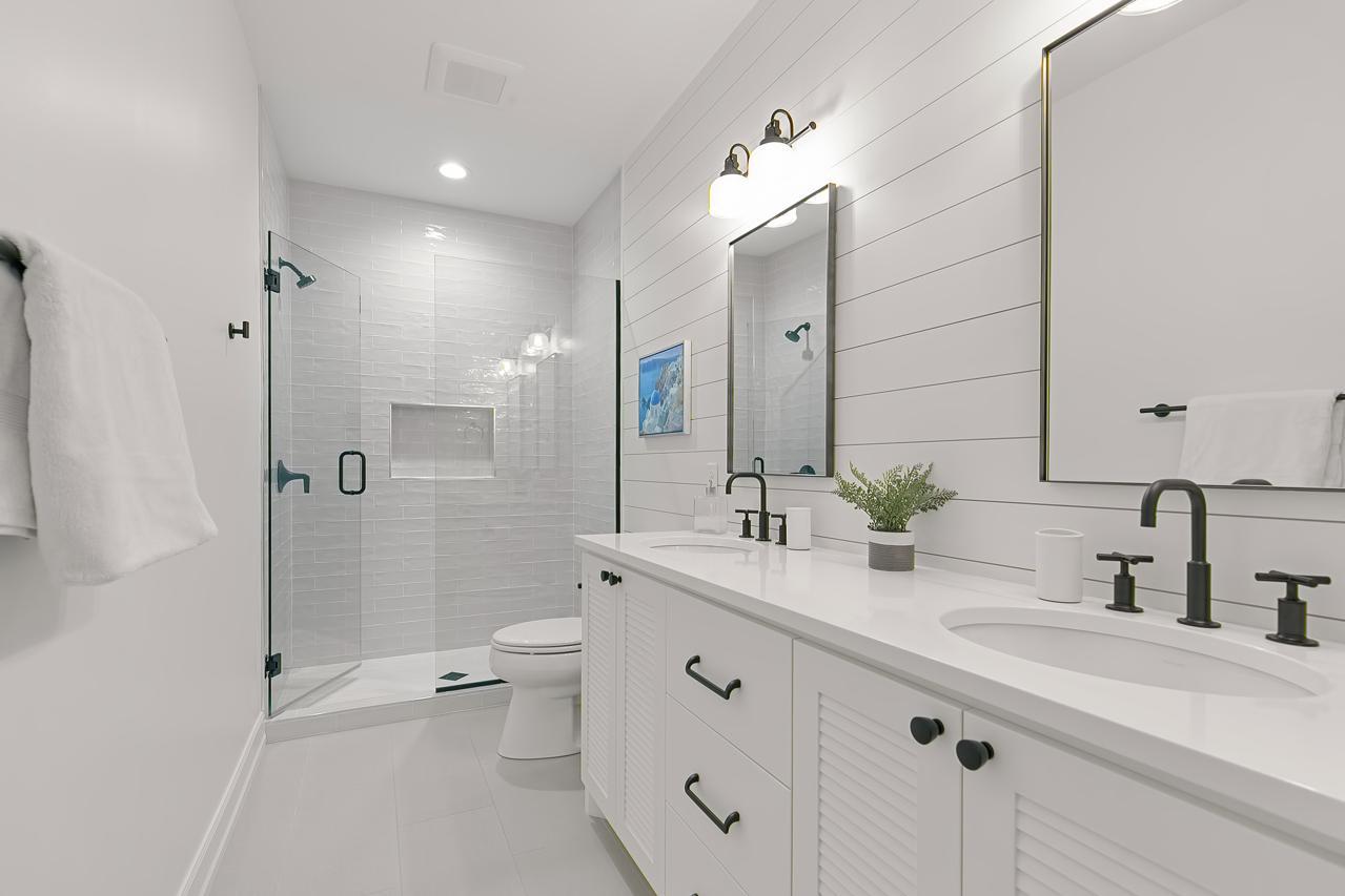 6445 Hawks Pointe Lane