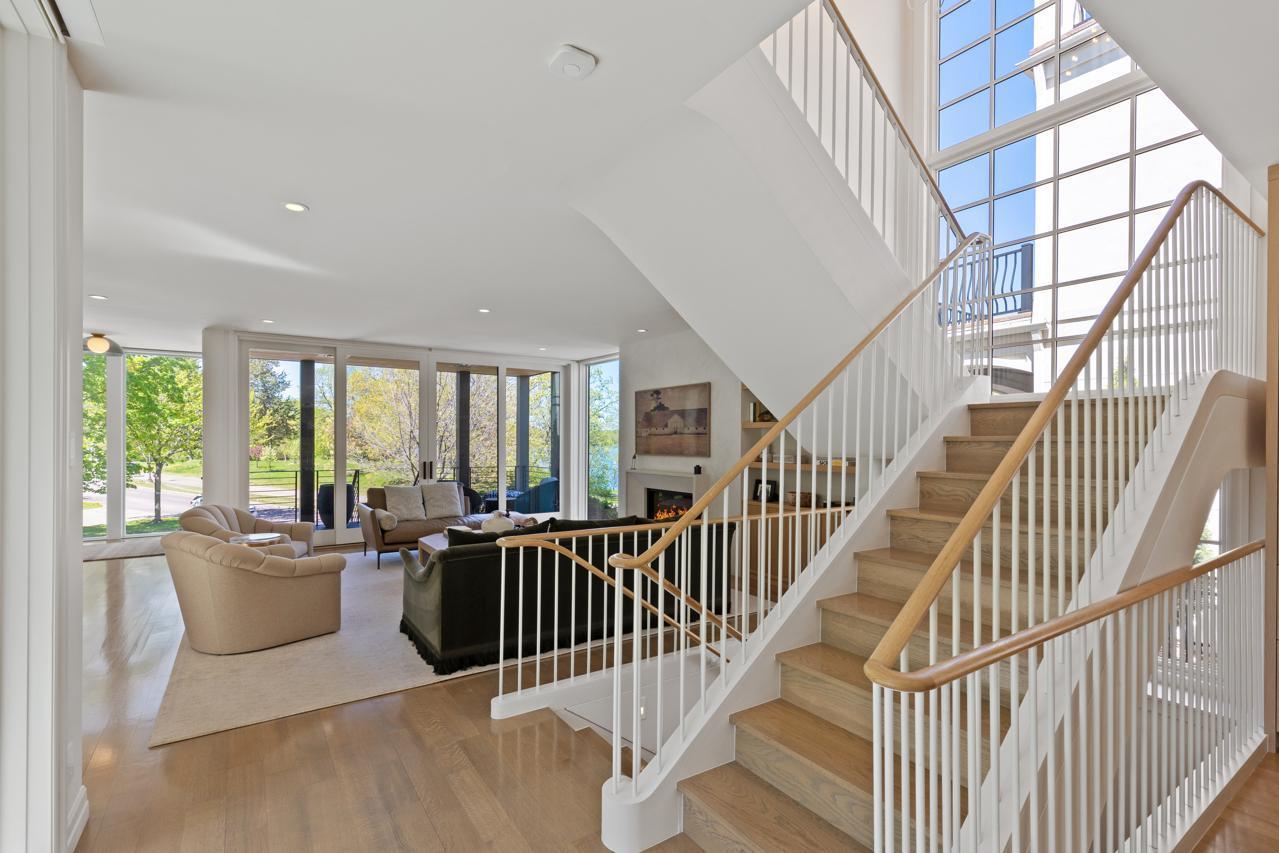 2847 E Lake Of The Isles Parkway