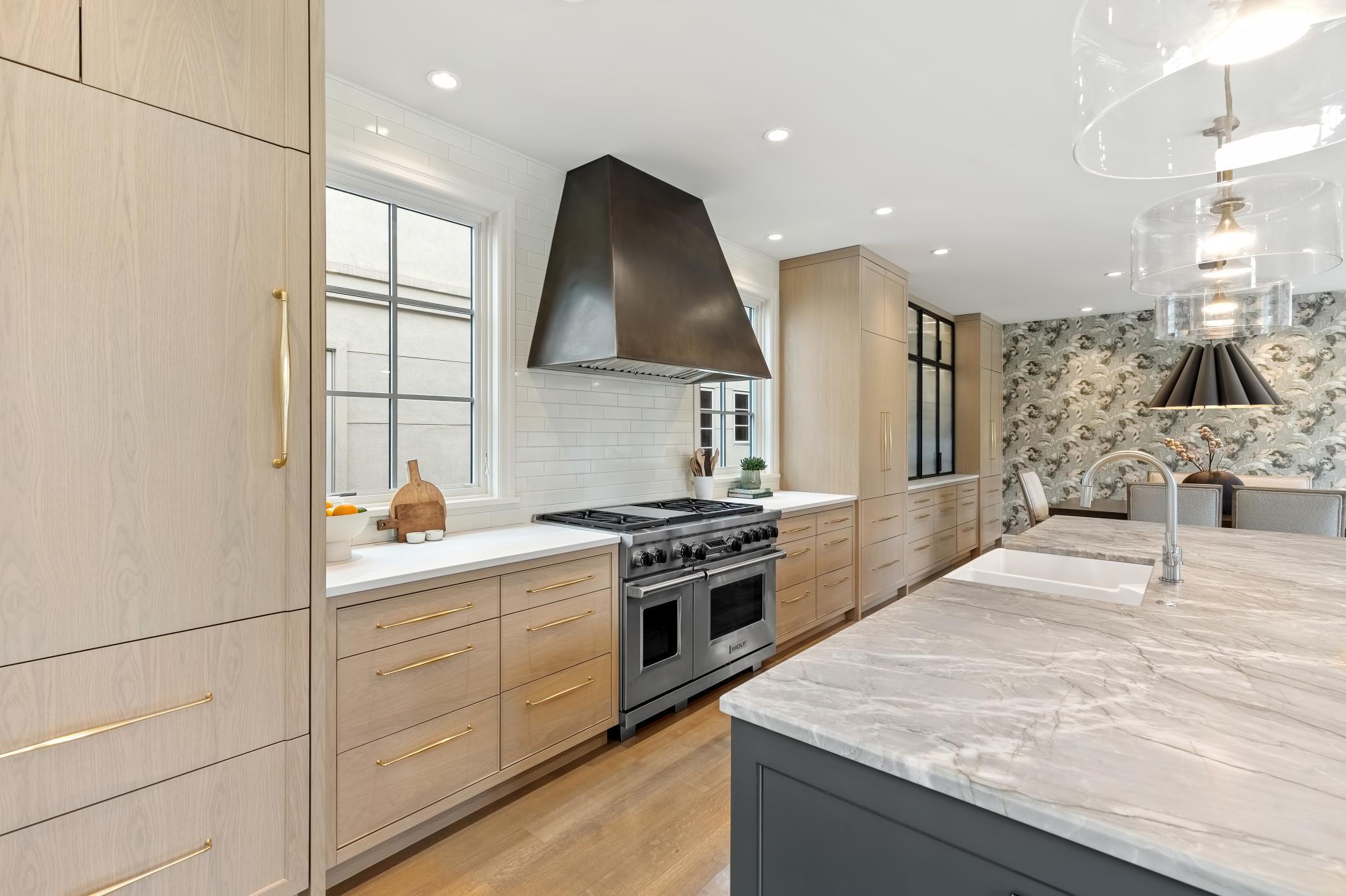 2847 E Lake Of The Isles Parkway