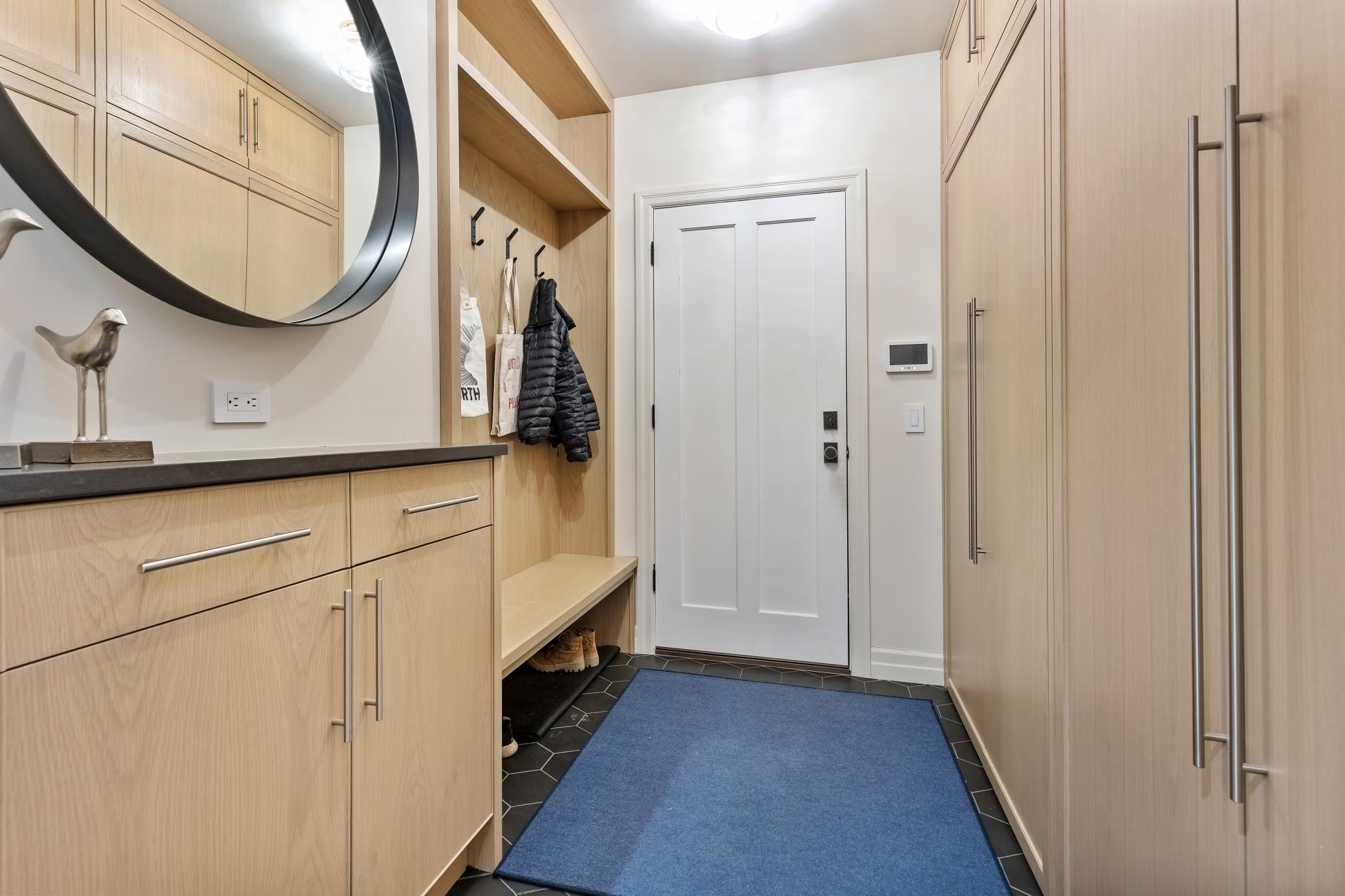 2847 E Lake Of The Isles Parkway