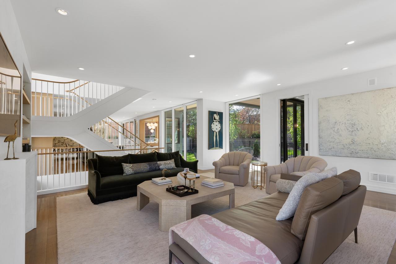 2847 E Lake Of The Isles Parkway