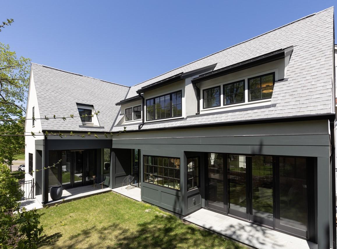 2847 E Lake Of The Isles Parkway