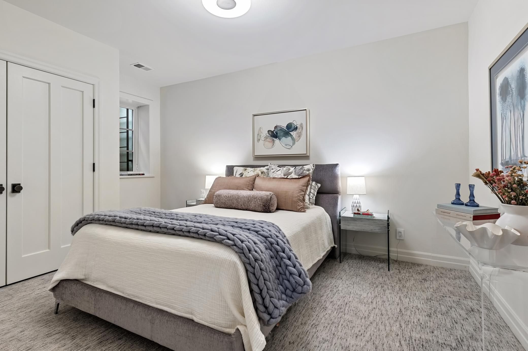 2847 E Lake Of The Isles Parkway