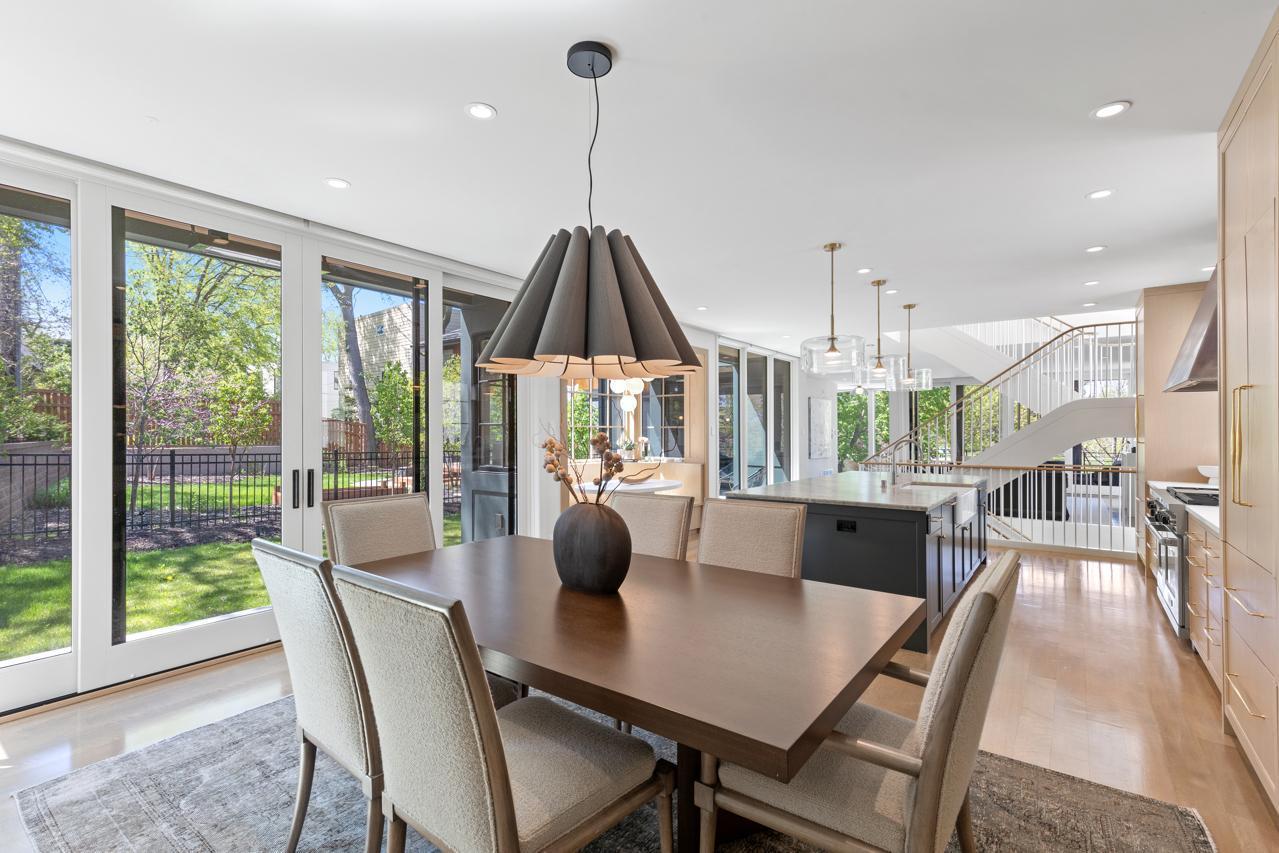 2847 E Lake Of The Isles Parkway